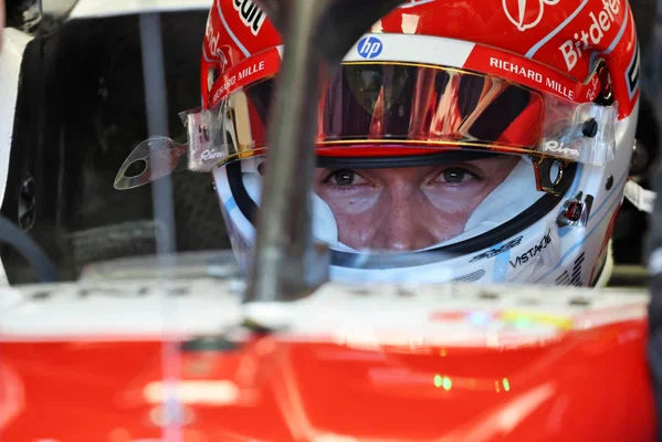 Ferrari mulai menguji mobil tanpa sayap knalpot setelah FIA memperketat regulasi F1 2027.