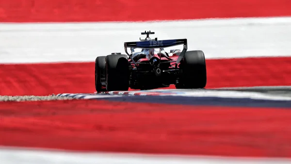 Mobil Ferrari SF-26 melaju di Red Bull Ring GP Austria 2026