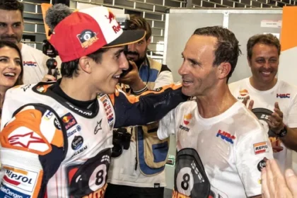 Marc Marquez bersama kru Honda saat masih memperkuat Repsol Honda di MotoGP