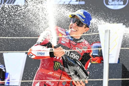 Marc Marquez merayakan kemenangan MotoGP Hungaria 2026 setelah meraih kemenangan Grand Prix ke-100