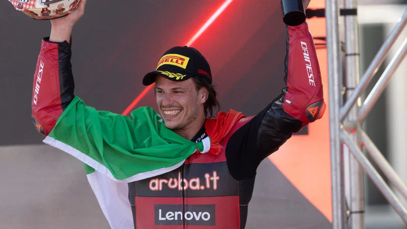 Nicolo Bulega memenangkan Race 1 WSBK Emilia Romagna