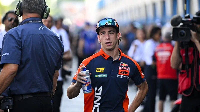 Pedro Acosta di paddock Red Bull KTM pada MotoGP Belanda 2026 di Assen