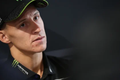 Fabio Quartararo berbicara kepada media setelah sesi MotoGP bersama Yamaha