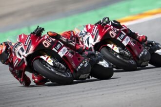 Nicolo Bulega dan Iker Lecuona berduel di WSBK Misano
