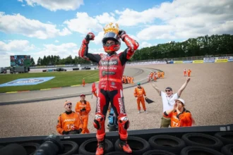 Marc Marquez merayakan kemenangan MotoGP Jerman 2026 di Sachsenring