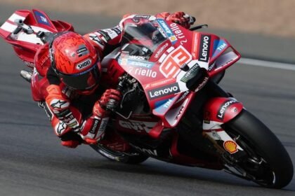 Marquez mengendarai Ducati pada balapan MotoGP Aragon 2026.