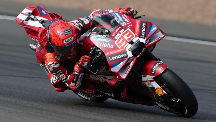 Marquez mengendarai Ducati pada balapan MotoGP Aragon 2026.