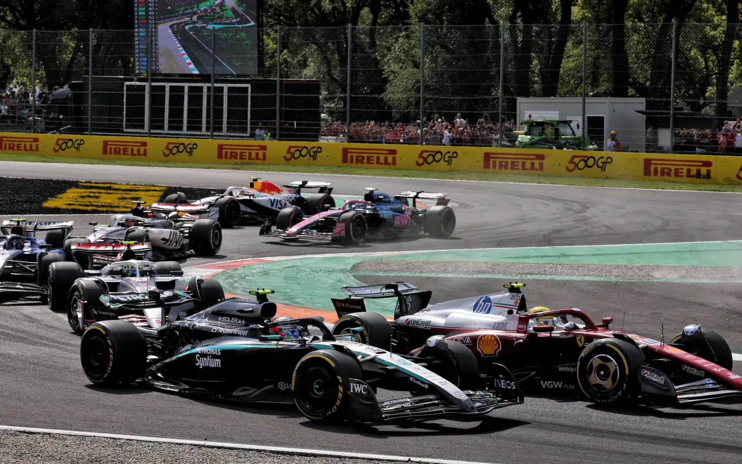 Para pembalap bersaing di Autodromo Nazionale Monza menjelang F1 GP Italia 2026
