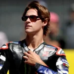 Fabio Quartararo mengenakan baju balap Yamaha di MotoGP Aragon 2026