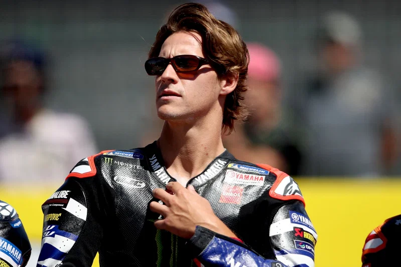 Fabio Quartararo mengenakan baju balap Yamaha di MotoGP Aragon 2026