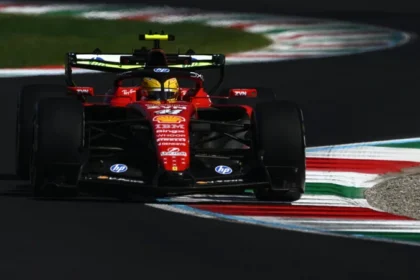 Charles Leclerc mengendarai Ferrari pada FP1 F1 GP Italia 2026 di Sirkuit Monza