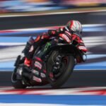 Marco Bezzecchi mengendarai Aprilia RS-GP pada Practice MotoGP Misano 2026