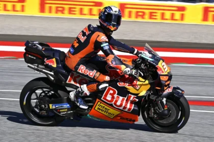 Pedro Acosta mengendarai motor KTM pada Sprint MotoGP Austria 2026