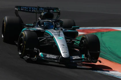 George Russell mengendarai Mercedes pada FP2 F1 GP Italia 2026 di Sirkuit Monza