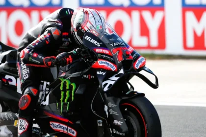 Marco Bezzecchi mengendarai Aprilia RS-GP setelah merebut pole position MotoGP Misano 2026
