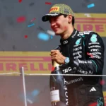 George Russell di podium setelah finis kedua pada F1 GP Italia 2026 di Monza