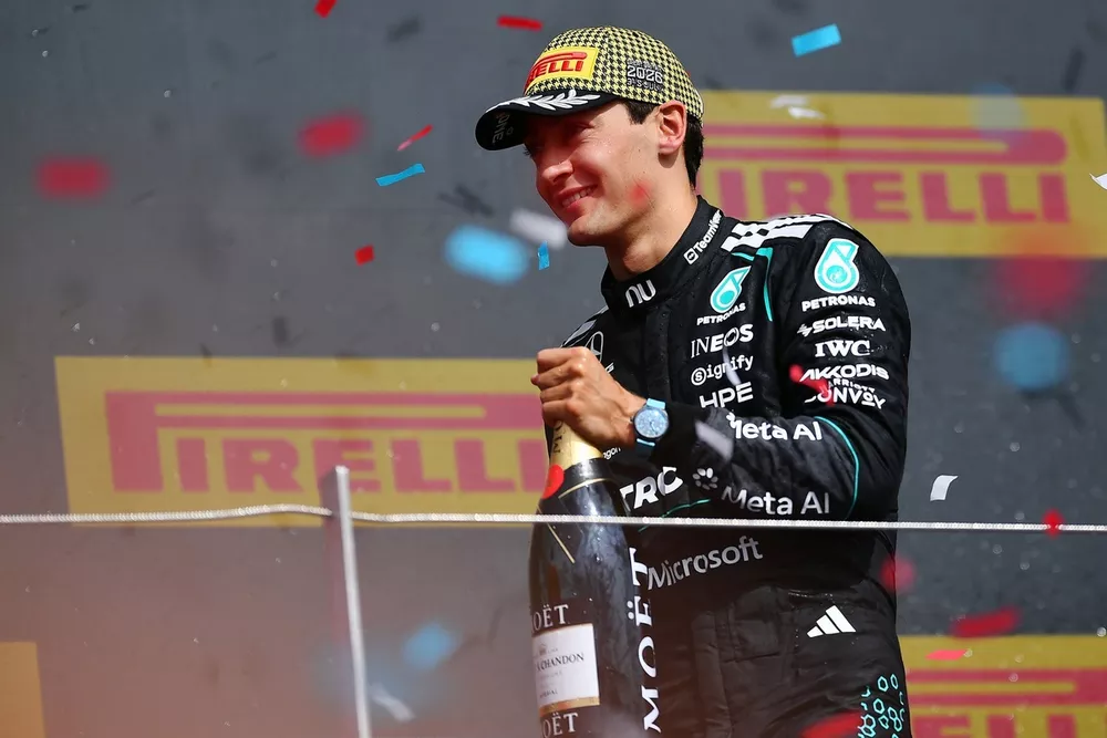 George Russell di podium setelah finis kedua pada F1 GP Italia 2026 di Monza