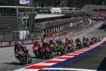 Para pebalap MotoGP meninggalkan grid di Red Bull Ring menjelang tes ban Pirelli Austria 2026