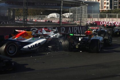 Mobil Racing Bulls nomor 41 milik Arvid Lindblad saat insiden di GP Azerbaijan 2026