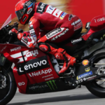 Marc Marquez memacu motor Ducati Lenovo di lintasan.